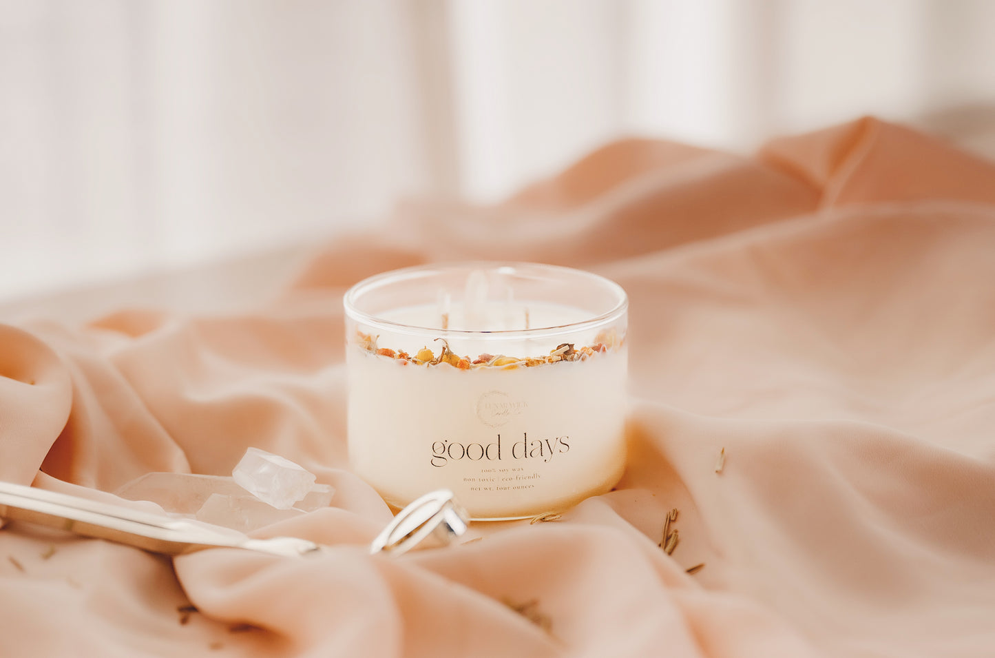 Find amazing products in Candles' today